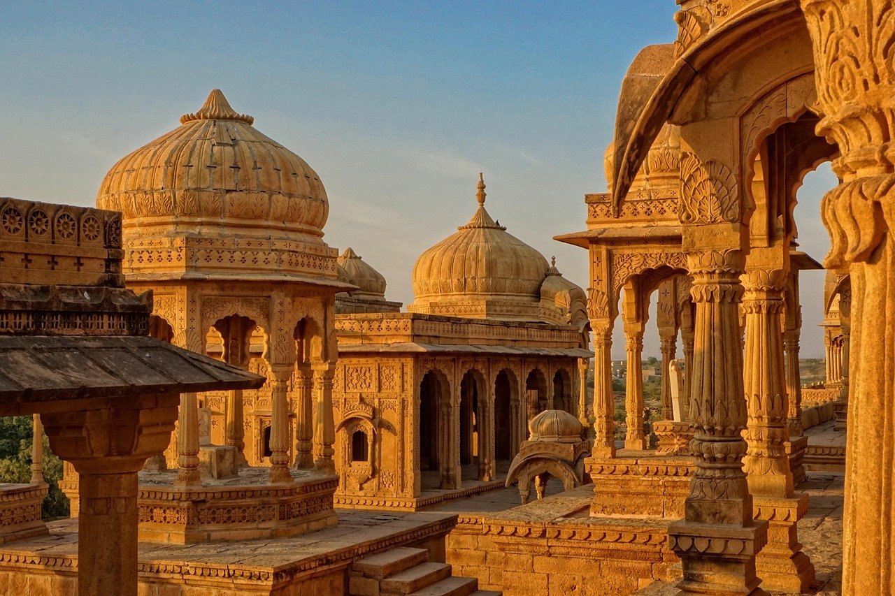 best escorted tours of india